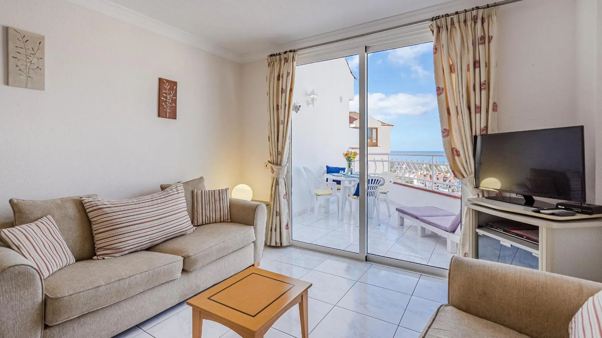 Diamantes Duplex Home & Heated Pool Los Cristianos  Espanha